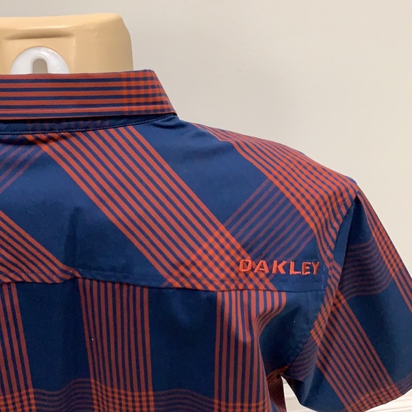 OAKLEY Button Down T Shirt Plaid Blue Red Large - Picture 5 of 6